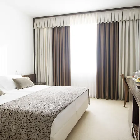 Safir Casino 4*