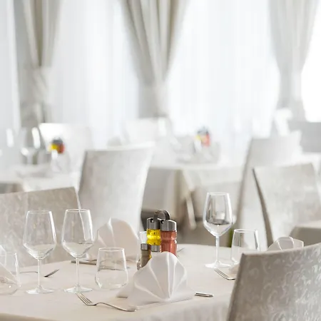 فندق Safir Casino Sežana