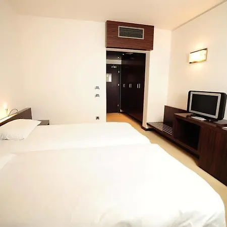 Safir Casino 4*