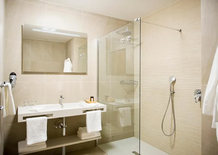 Safir Casino Hotel 4*