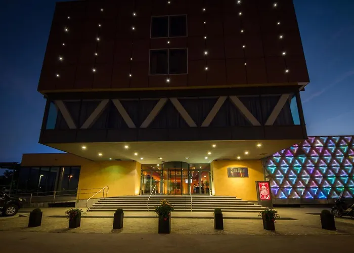 מלון Safir Casino