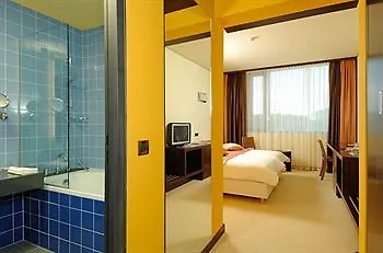 Safir Casino מלון 4*