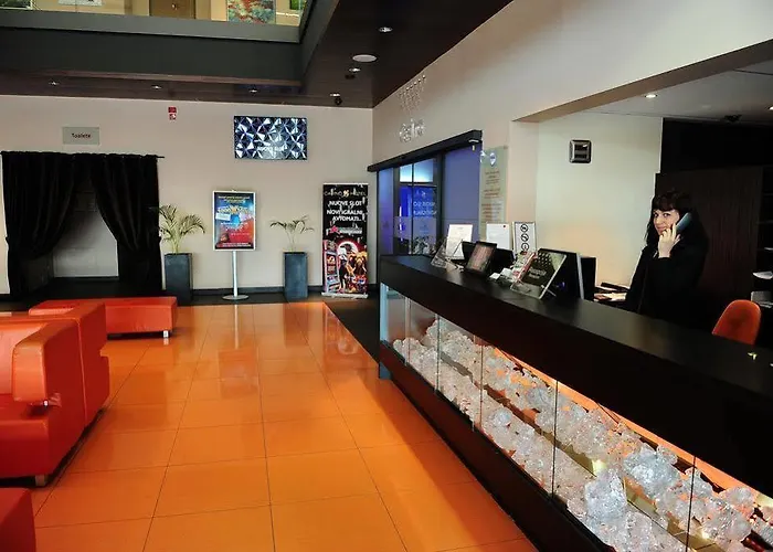 מלון Safir Casino 4*