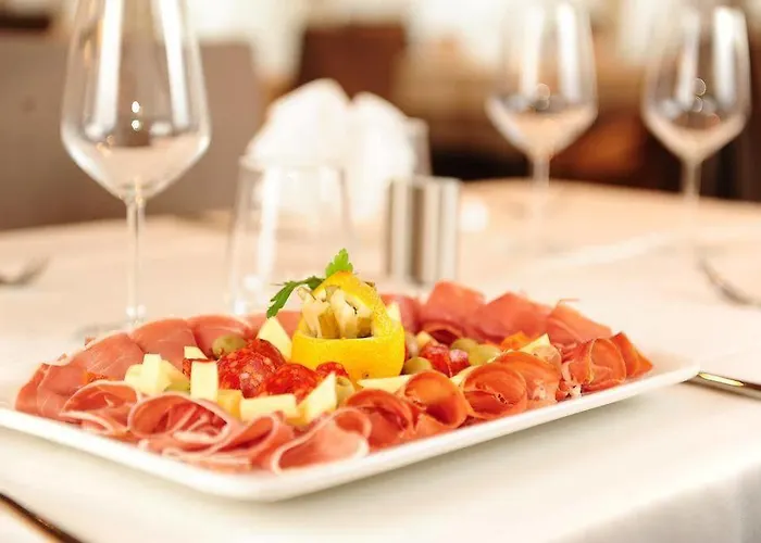 Safir Casino מלון 4*